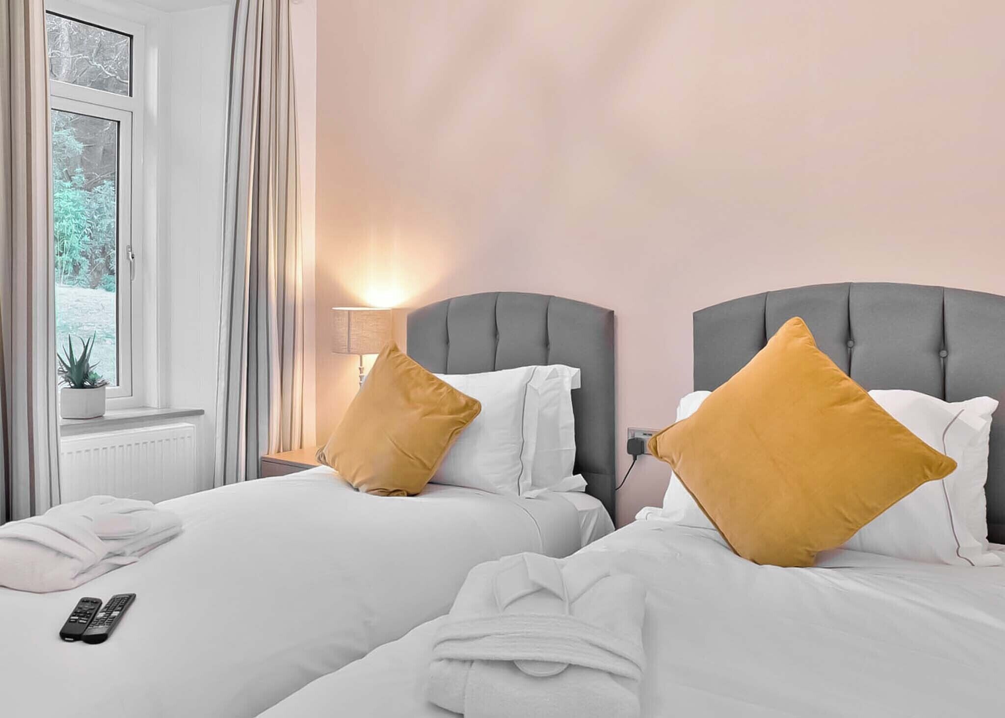2 bedrooms
