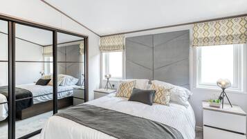 2 bedrooms