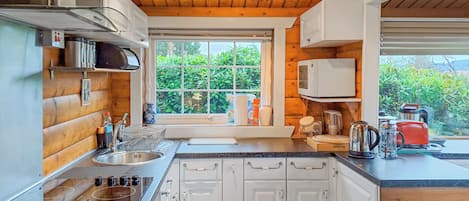 Refrigerador, horno, placa de cocina, tostadora