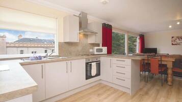 Fridge, oven, stovetop, toaster