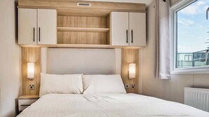 Room - 2 bedroom accommodation in Hunters Quay, Argyll (Hunters Quay, Argyll)