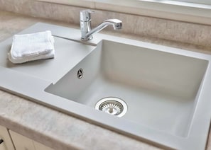 Bathroom - Top of the range deluxe caravan with stylish, modern contemporary living area. (Hunters Quay, Argyll)