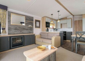 Interior - 2 bedroom accommodation in Mawgan Porth, Nr Newquay (Mawgan Porth, Nr Newquay)