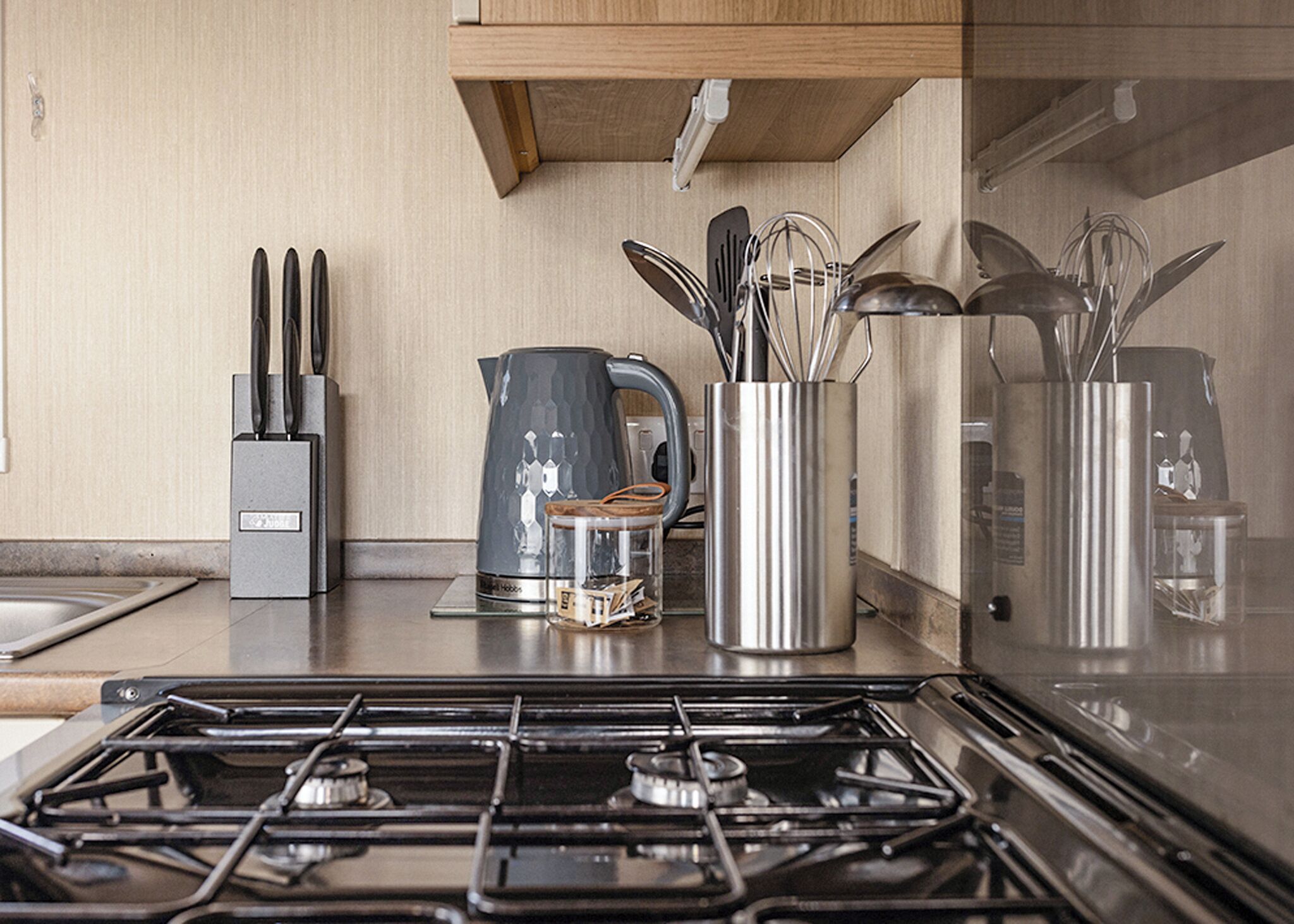 Kühlschrank, Ofen, Herdplatte, Toaster