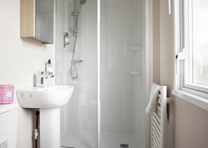 Bathroom - Standard 2 Bed (Pet) (Mawgan Porth, Nr Newquay)
