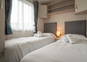 2 bedrooms, free WiFi - Superior 2 Bed (Pet) (Mawgan Porth, Nr Newquay)