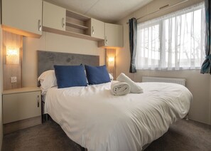 2 bedrooms, free WiFi - Superior 2 Bed (Pet) (Mawgan Porth, Nr Newquay)