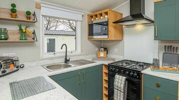 Fridge, oven, stovetop, toaster