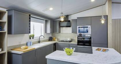 Exclusive Lodge 2 Bed (Pet)