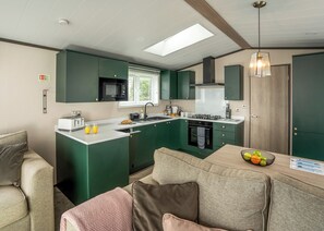 Private kitchen - 3 bedroom accommodation in Padstow (Padstow)
