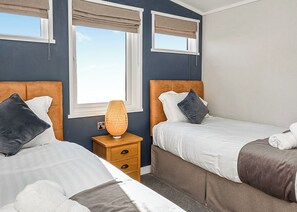 2 bedrooms, free WiFi - Exclusive Lodge 2 Bed (Pet) (Landford, Nr Salisbury)