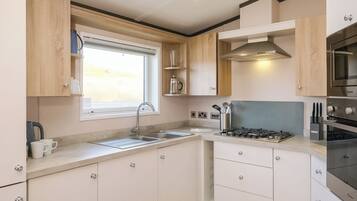 Fridge, oven, stovetop, toaster