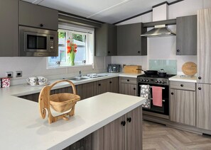 Private kitchen - Exclusive Lodge 3 Bed HT (Landford, Nr Salisbury)