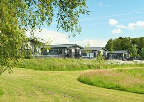 Exterior - Exclusive Lodge 2 Bed HT (Landford, Nr Salisbury)