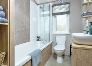Bathroom - Exclusive Lodge 2 Bed HT (Landford, Nr Salisbury)