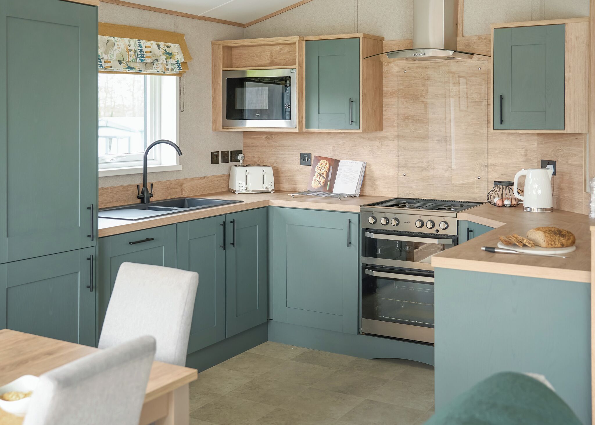 Fridge, oven, stovetop, toaster