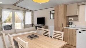 Interior - The Luxury 2 Bed is a quality sleeps 6 holiday Home with contemporary features. (Landford, Nr Salisbury)