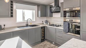 Private kitchen - Exclusive Lodge 3 Bed (Pet) HT (Landford, Nr Salisbury)