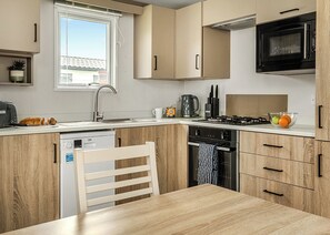 Fridge, oven, stovetop, toaster - 2 bedroom accommodation in Landford, Nr Salisbury (Landford, Nr Salisbury)