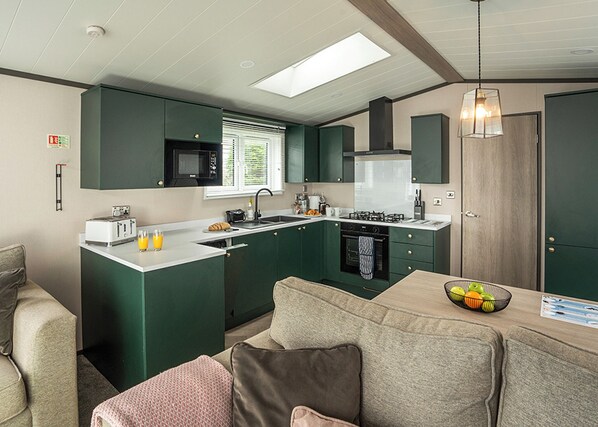 Private kitchen - 1 bedroom accommodation in Landford, Nr Salisbury (Landford, Nr Salisbury)