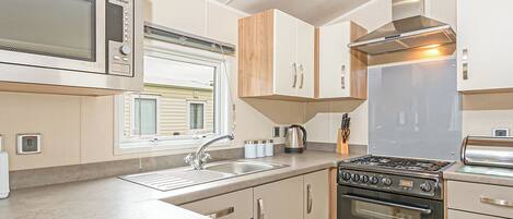 Fridge, oven, stovetop, toaster