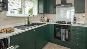 Unclassified image, 5 of 16, button - 1 bedroom accommodation in Landford, Nr Salisbury (Landford, Nr Salisbury)