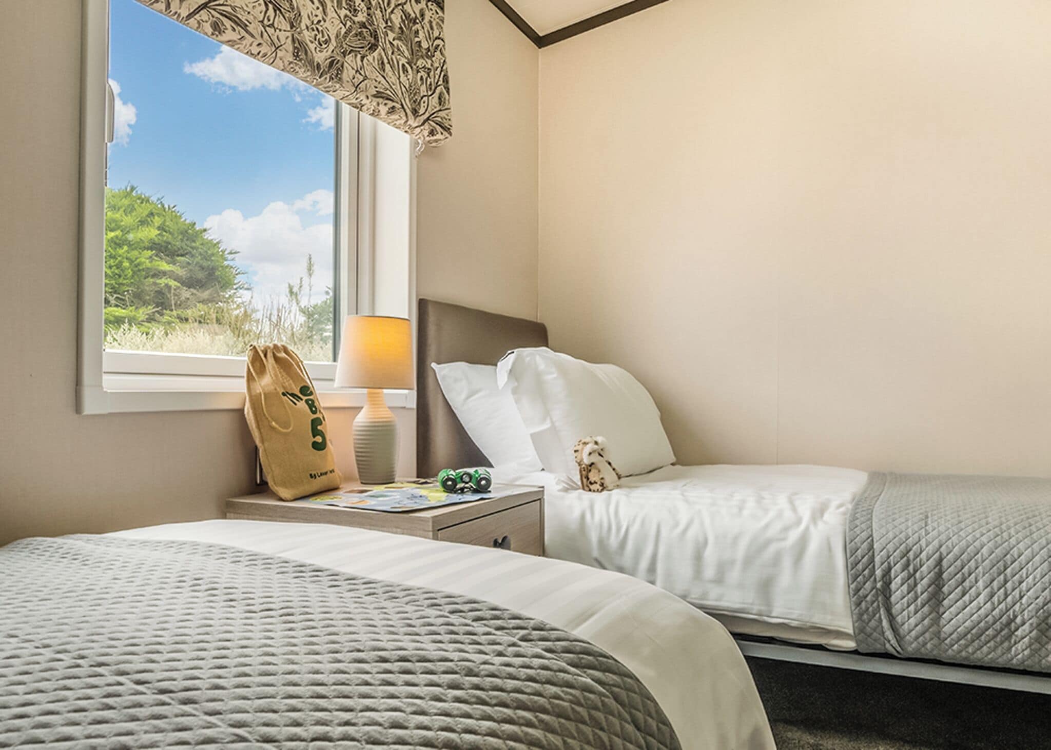 Bedroom, Bed, House
