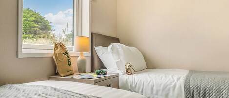 Bedroom, Bed, House