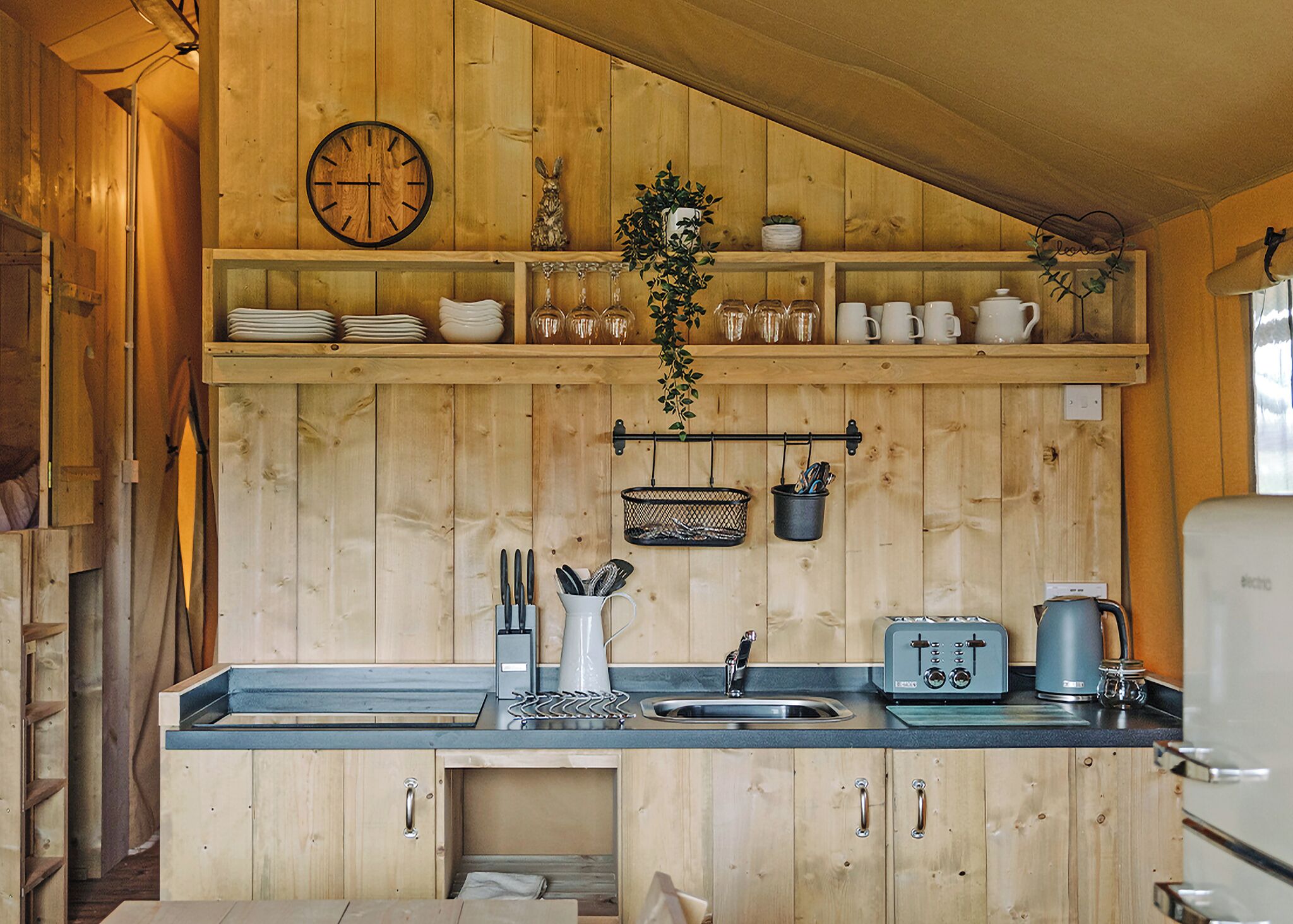 Fridge, oven, stovetop, toaster