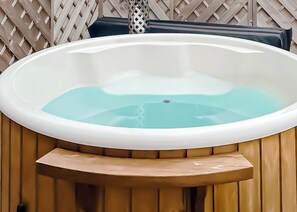Indoor spa tub