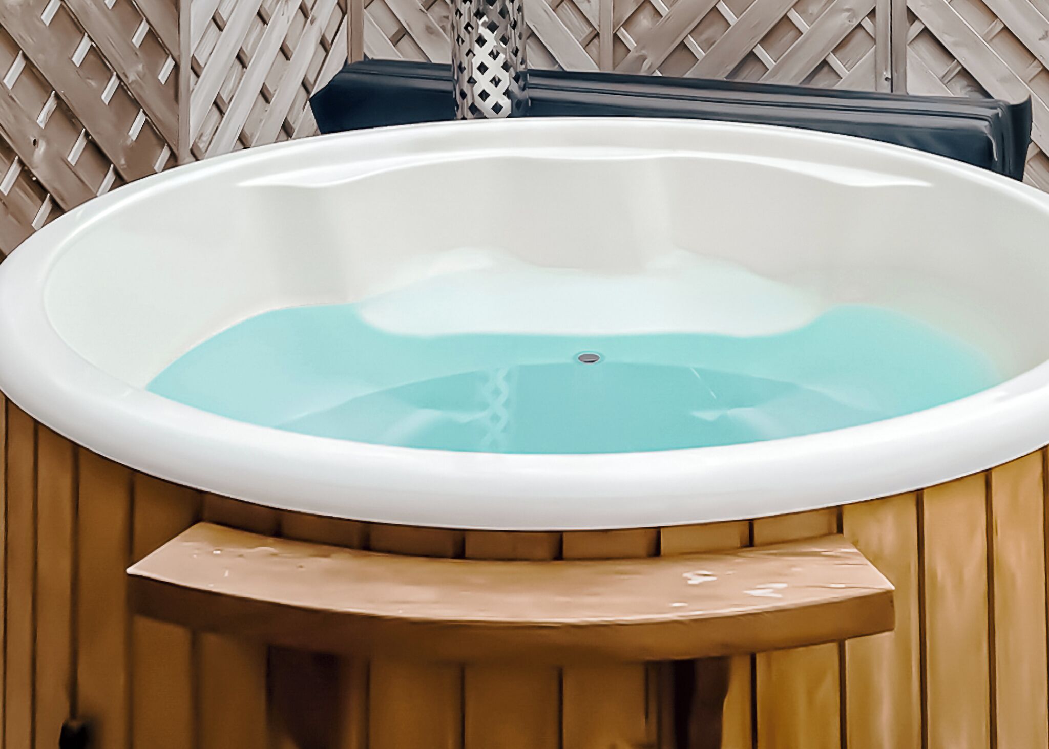 Indoor spa tub