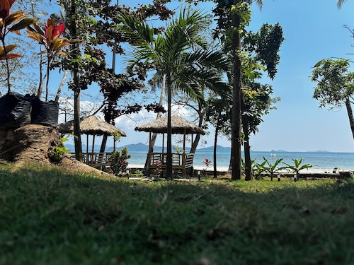 Karawat Beach Park