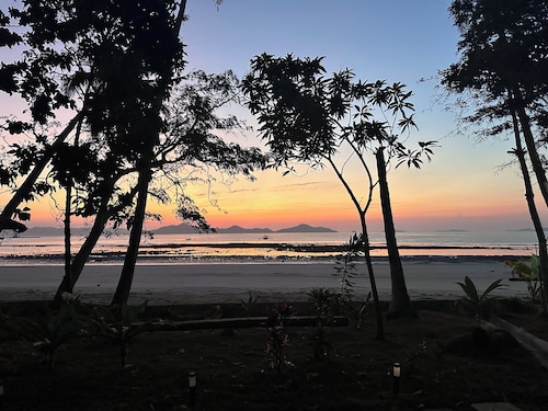 Karawat Beach Park