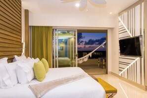 Tabla de planchar con plancha, wifi y ropa de cama 