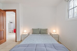Iron/ironing board, WiFi, bed sheets - Vacation Home 'My Little Bungalow 48' with Mountain View, Wi-Fi and Air Conditioning (Palm-Mar)
