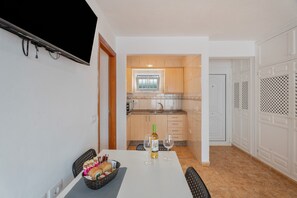 Dining - Vacation Home 'My Little Bungalow 48' with Mountain View, Wi-Fi and Air Conditioning (Palm-Mar)