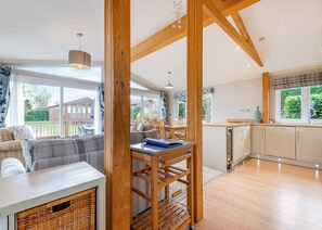 Interior - Superior Lodge 4 (Pet) (Albury, Guildford)
