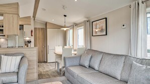 TV - 1 bedroom accommodation in Hunters Quay, Argyll (Hunters Quay, Argyll)