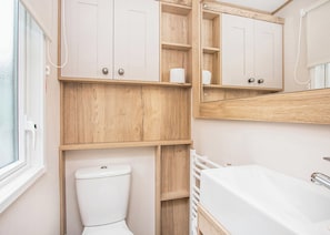 Bathroom - 3 bedroom accommodation in Hunters Quay, Argyll (Hunters Quay, Argyll)