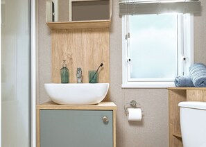 Bathroom - 3 bedroom accommodation in Padstow (Padstow)
