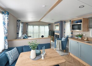 TV - 3 bedroom accommodation in Padstow (Padstow)