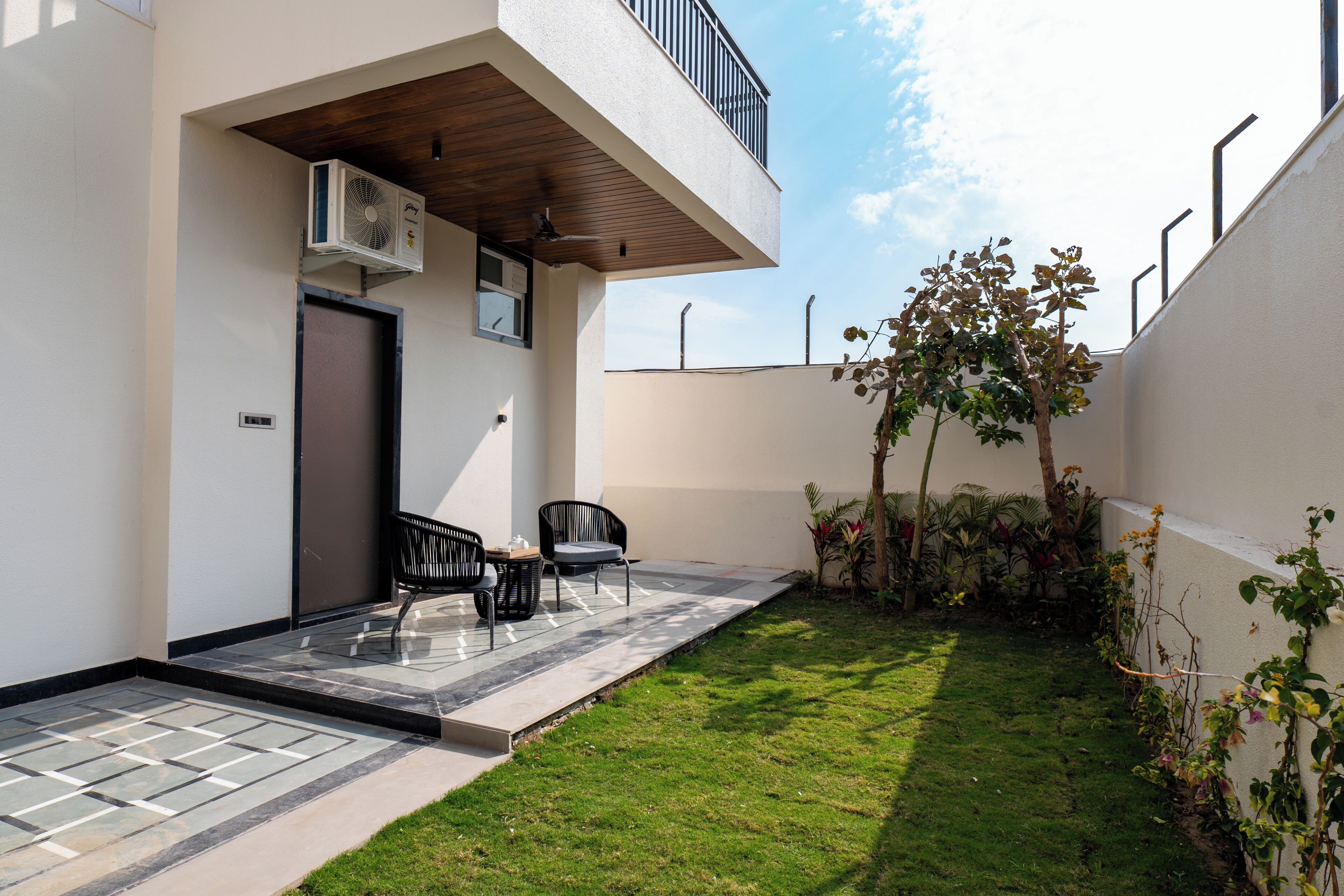 Deluxe Triple Room, River View | Terrace/patio