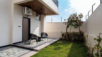 Deluxe Triple Room, River View | Terrace/patio