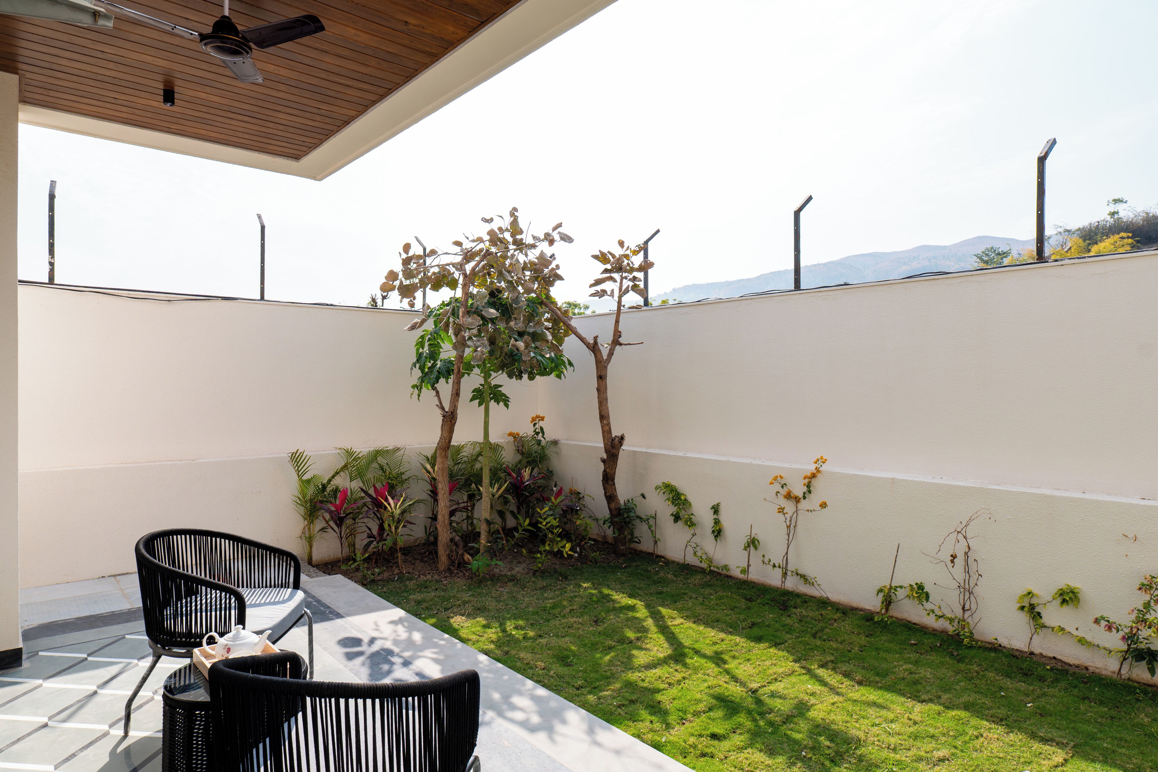 Deluxe driepersoonskamer, uitzicht op rivier | Terras