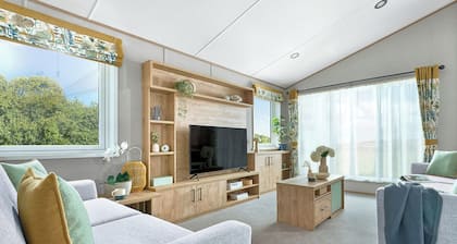Exclusive 3 Bed HT (Pet)