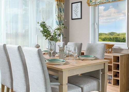 Exclusive 3 Bed HT (Pet)