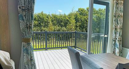 Exclusive 4 Bed HT (Pet)