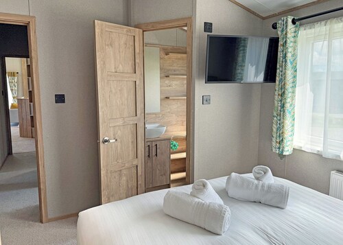 Exclusive 4 Bed HT (Pet)