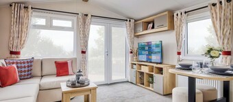 Gold 2 Bedroom Caravan (Slps 6) Accessible