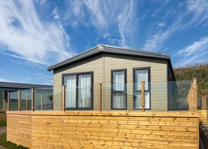 Exterior - Signature Lodge 2 Bedroom Hot Tub (Anstruther)
